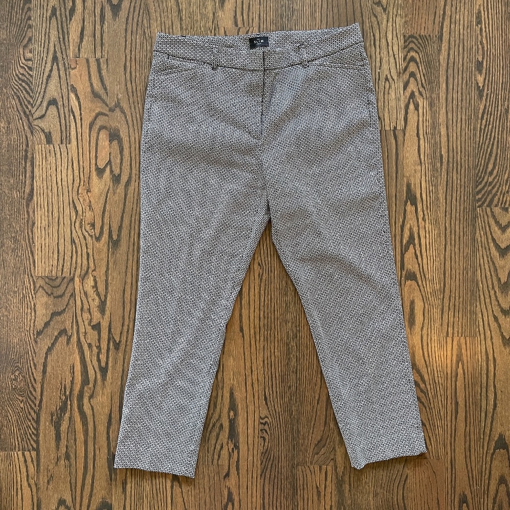 White House Black Market black and white pattern slim ankle pant size 14